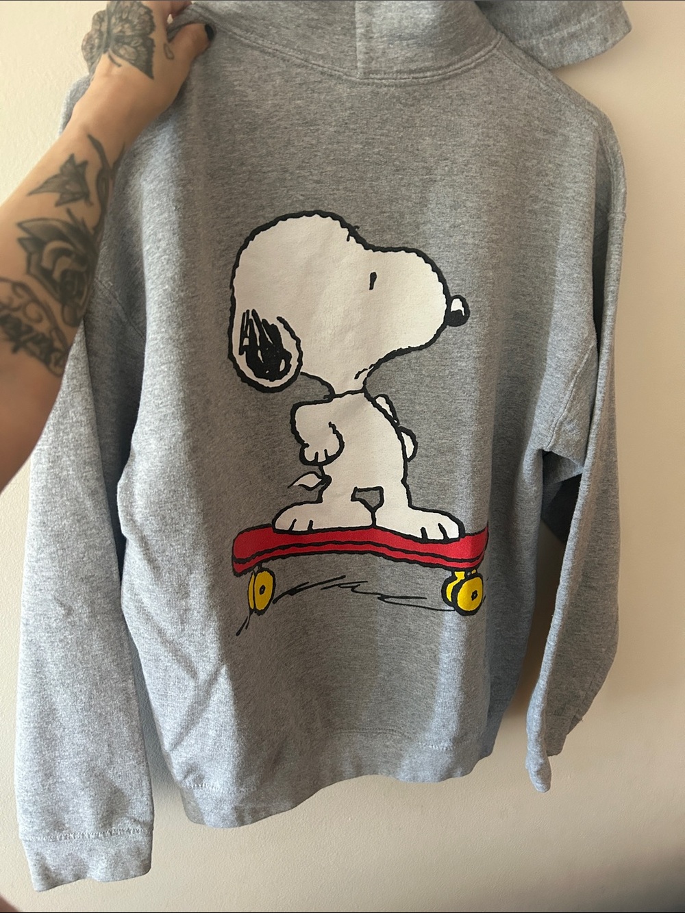 Gray Snoopy Graphic Crewneck Sweatshirt